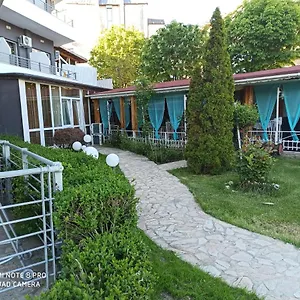 rezervați aici